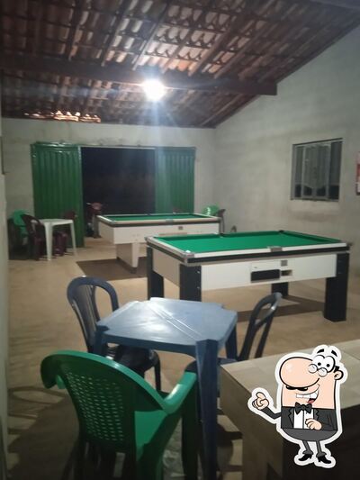O interior do UNOSSO BAR