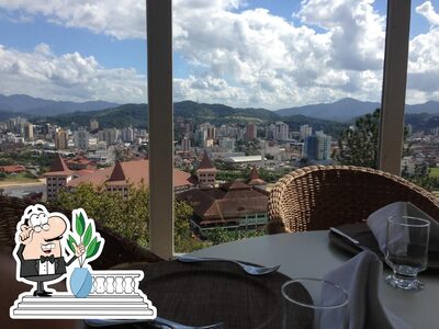 Desfrute da vista da área externa do Lalo Restaurante