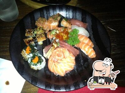 Rolos de sushi são oferecidos por Sushi by Cleber