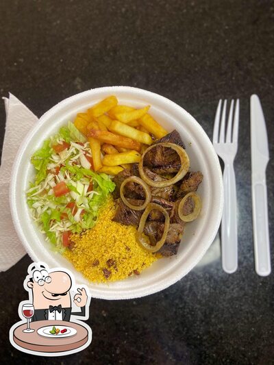 Comida em Restaurante Panela Velha