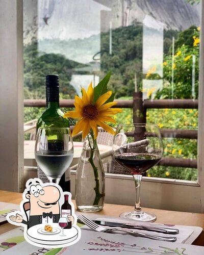 Experimente vinho no d'Bem Pedra Azul