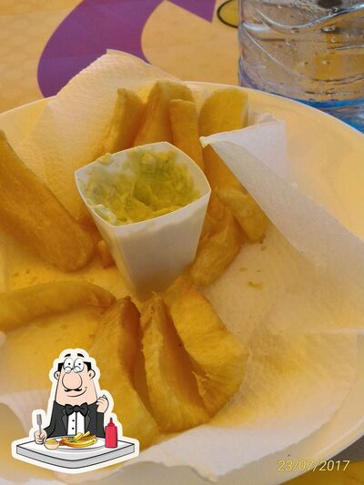 Você pode pedir fritas como acompanhamento ou lanche