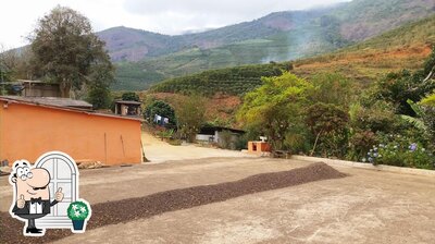 Desfrute da vista da área externa do Café Artesanal