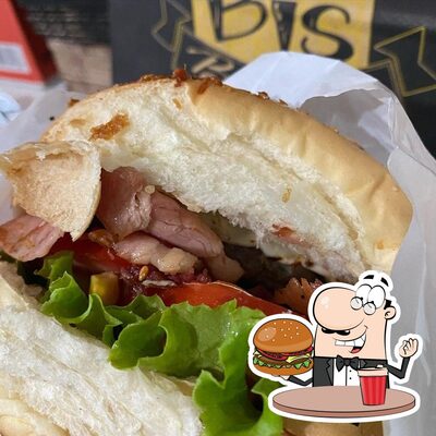 Peça um dos hambúrgueres disponíveis no Bis Burguer Lanches Alfenas MG