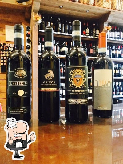Goditi un drink al pub & bar Piaceri Divini