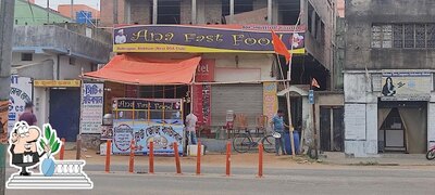The outside area is an important feature of Ana Fast Food