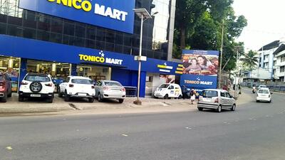 The advertisement shows information about GRILL STREET