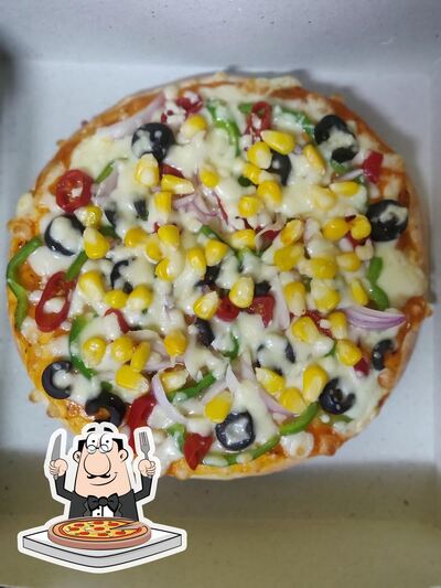 At SNACKS HUB, you can taste pizza
