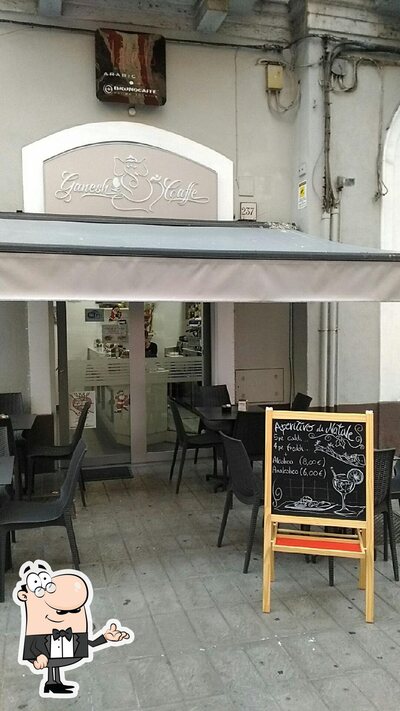 Dai un'occhiata agli interni di Ganesh Caffé