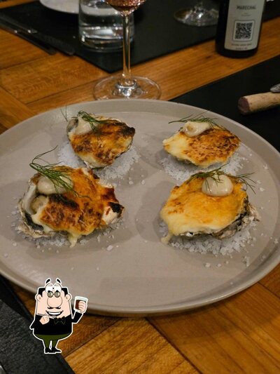 Experimente diversos bebidas servidos no Marechal Steakhouse