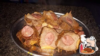 Peça pratos de carne do menu