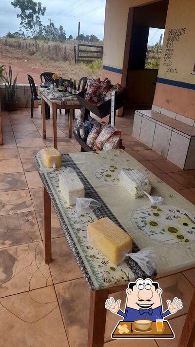Comida em Churrascaria e lanchonete ponto do queijo mineiro