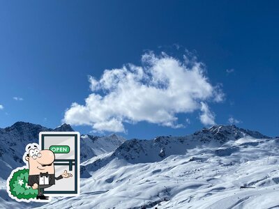Gli esterni di Tschuggenhütte