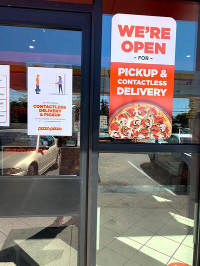 L'annonce publicitaire montre les informations sur Pizza Pizza