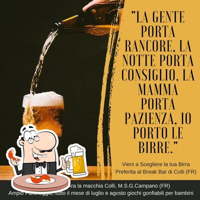 Puoi ordinare un rinfrescante bicchiere di birra chiara o scura