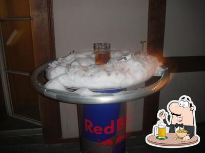 Puoi prenderti un rinfrescante bicchiere di birra chiara o scura