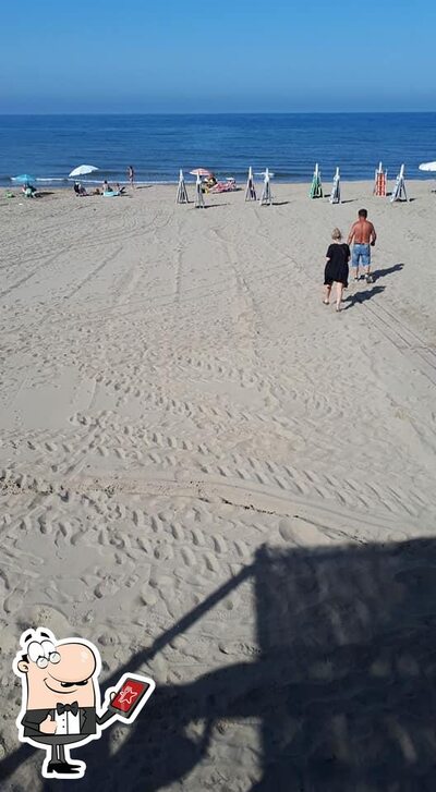 Guarda gli esterni di B-Beach Bar & Restaurant