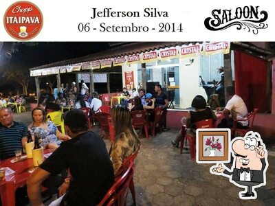 Veja imagens do interior do Saloon