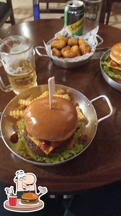 Peça um hambúrguer no Serranos Burguer & Lounge