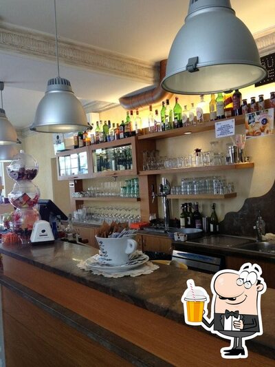 Puoi goderti un drink dal menu