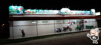 O exterior do Sherek Lanches