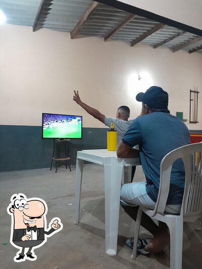 Veja imagens do interior do Kinkas Bar
