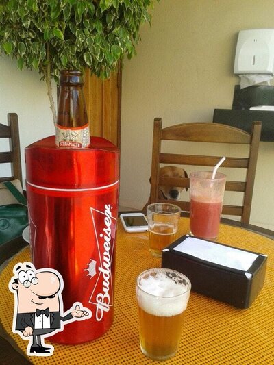 Veja imagens do interior do Cafe Berton