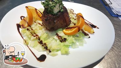 Choisissez différents plats à base de fruits de mer proposés par Terasa Cetate Mamaia