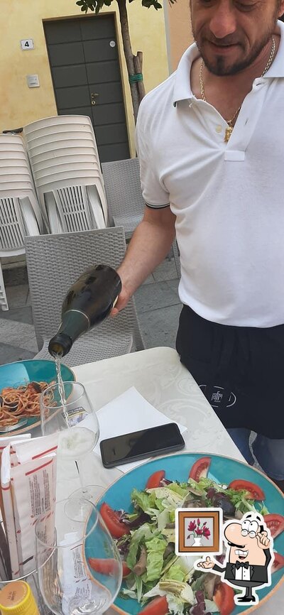 Dai un'occhiata agli interni di Bar Al Marinaio