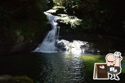 o exterior é uma característica importante do Bar Restaurante e Pesqueiro Do Lú Cachoeira Da Esmeralda Luminárias MG