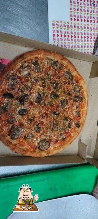 Try out pizza at Hundo Pizza