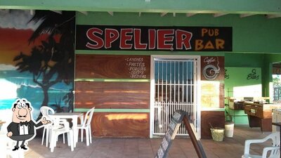 O interior do Mini Mercado Spelier