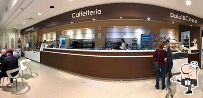 Dai un'occhiata agli interni di Bar ospedale