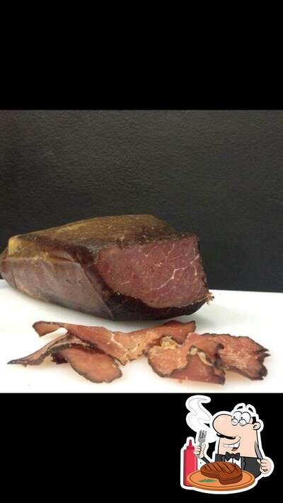 C'è un'ampia varietà di piatti per gli amanti della carne