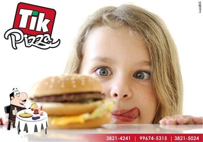 Tik Pizzaria e Lanchonete oferece uma variedade de opções para os amantes dos hambúrgueres
