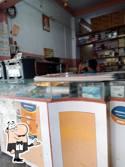 Take a seat at one of the tables at Shraddha Computer