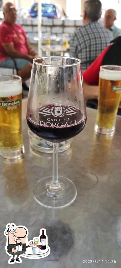 Scegli una bevanda alcolica dal menu