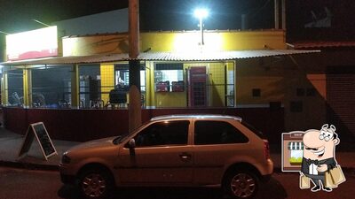 Descubra o exterior do Irmãos do Frango Bonfim Paulista