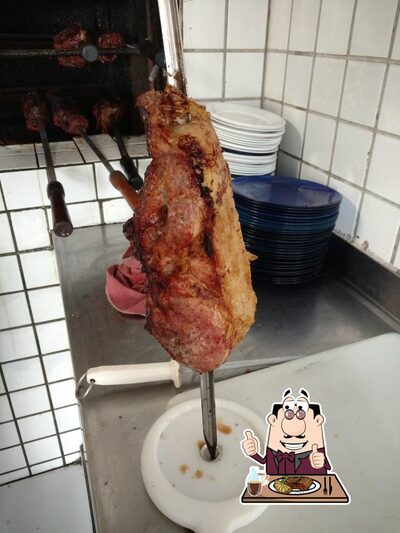 Escolha pratos de carne no Churrascaria Saborear