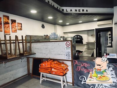 Platti al Pizzeria Perla Nera