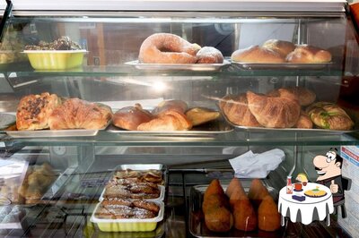 Ordina un hamburger al caffè bar Bar del Corso di Salvatore Ragusa Pasticceria Rosticceria Gelateria