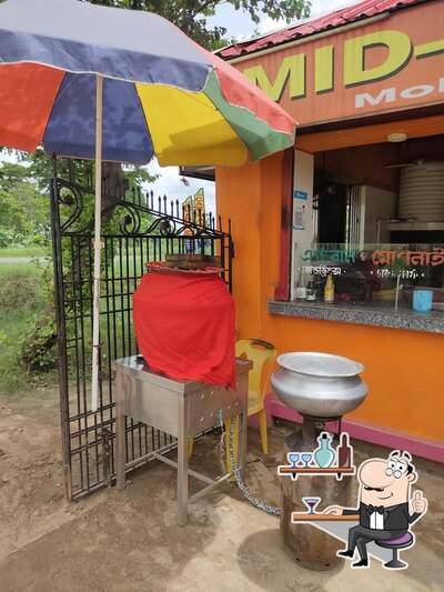 The interior of Mid Way Cafe(car wash)