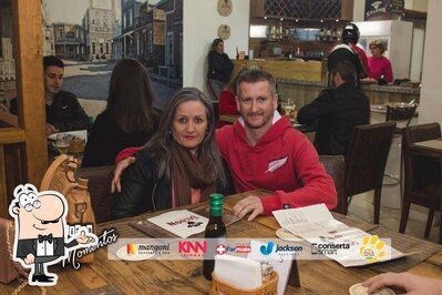 Veja imagens do interior do Saloon Pizzaria