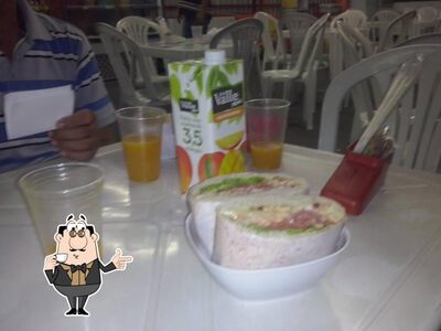 Urso's Lanches e Refeições serve uma seleção de bebidas