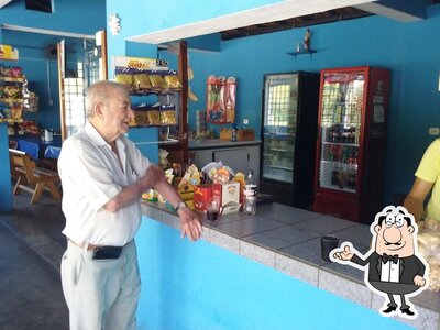 Veja imagens do interior do Barraca Azul