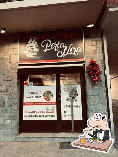 Platti al Pizzeria Perla Nera