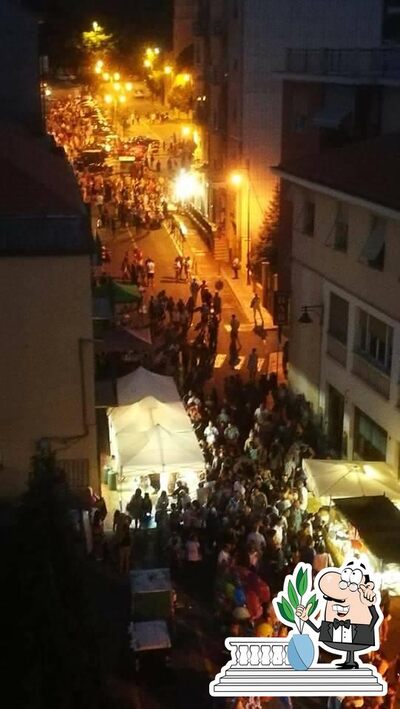 Goditi la vista dall'area esterna di BAR 2000 via S.Pietro 34 Valleggia Sv