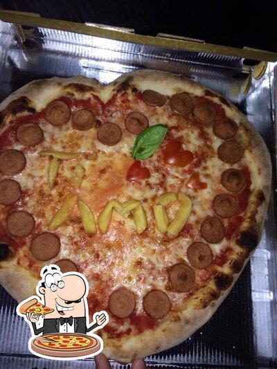 Prenditi una pizza alla pizzeria Pizzeria Cicala