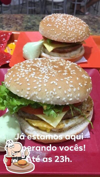 Os hambúrgueres do Ravi's Itaguai irão satisfazer uma variedade de gostos