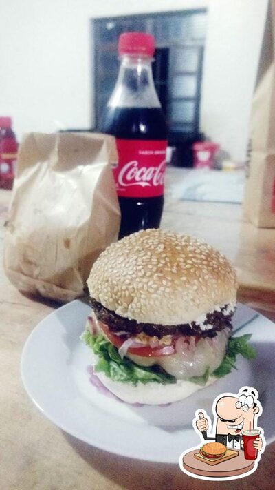 Delicie-se com um hambúrguer no Cow Burger